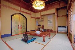 【一度は泊まりたい長野の温泉宿】往時を偲ばせる古色の宿で昭和モダンの湯に浸かる「歴史の宿金具屋」