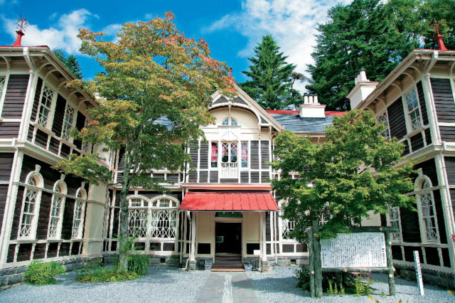 軽井沢をサイクリングでめぐろう⑤ 旧三笠ホテル(改修工事のため休館中)