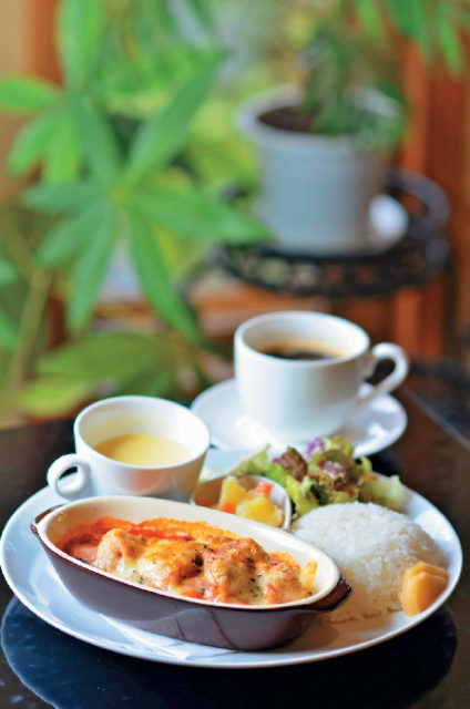 【山中湖×グルメ】カフェ&オーベルジュ 里休