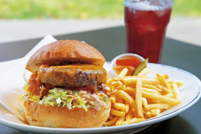 【旧軽井沢サイクリングコース】ベーカリー&レストラン沢村 旧軽井沢本店