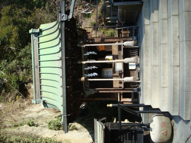 銭洗弁財天宇賀福神社の境内をご案内「本社」