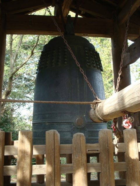 【円覚寺】鎌倉三名鐘で鎌倉一大きい 国宝「洪鐘」