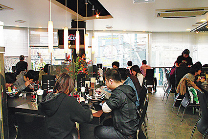 函館の有名店、昆布出汁の絶品スープ「函館麺厨房あじさい本店」