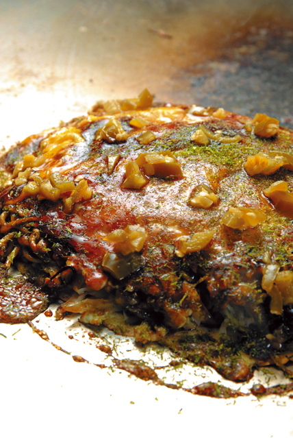 【広島×個性派お好み焼き】青唐辛子のハラペーニョが味の決め手!「ロペズ」