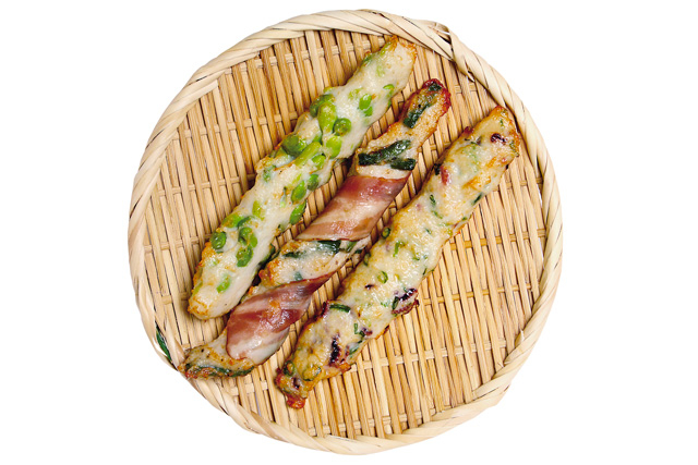 【宮島の食べ歩きスポット】プリプリのかまぼこ天「三遊姫」