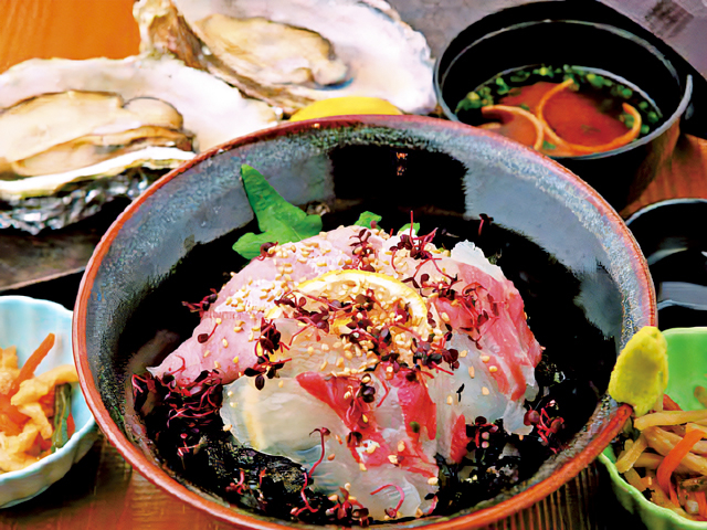 〈瀬戸内の魚介〉かき左右衛門