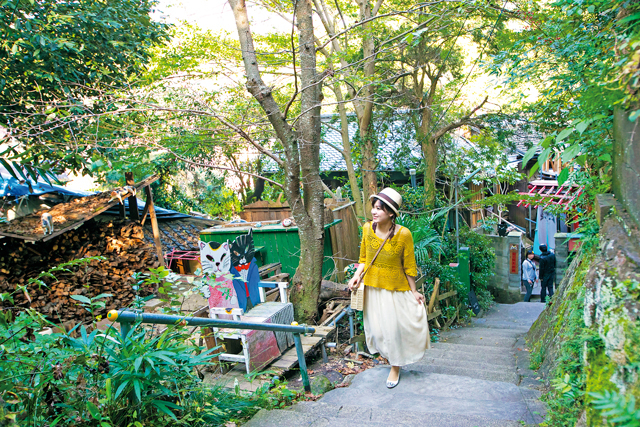 【尾道×観光】<坂道View NO.2>猫モチーフのオブジェを探しながら散策「猫の細道」