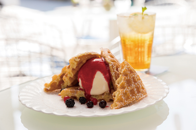 【尾道観光×坂道カフェ】坂道のふもとには「茶房こもん」