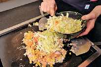 【もんじゃ蔵のベテランスタッフに聞く】HOW TO MAKE もんじゃ?