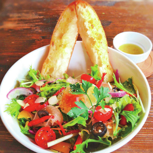 【新宿×おしゃれランチ&スイーツ】BOWLS cafe