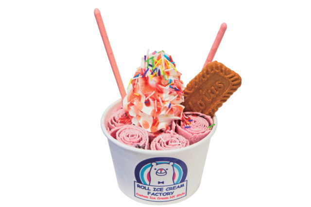 【東京×行列スイーツ】くるくるキュートなカラフルアイス「ROLL ICE CREAM FACTORY」 <アイスクリーム>