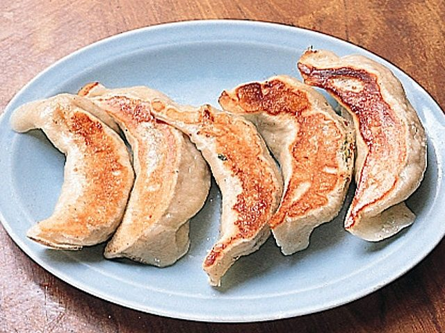 【吉祥寺×夜ごはん】ジャンボサイズの名物餃子「みんみん」