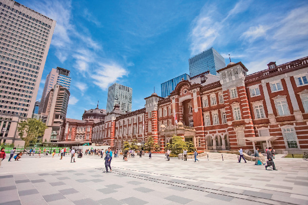 【丸の内側】丸の内駅前広場
