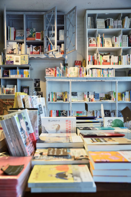 【奥渋谷×カフェ&ショップ】本好きの思いが詰まった暮らしに寄り添う書店「SPBS 本店」