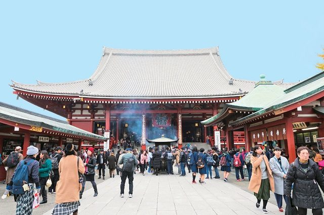 12:30 東京観光と言ったらコレ!浅草寺にお参り