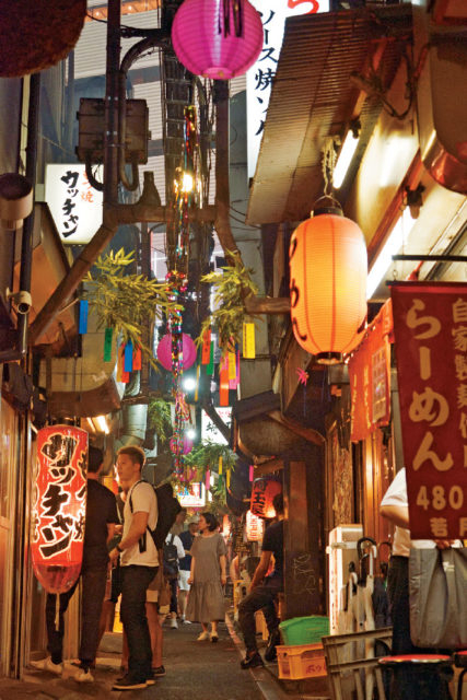 もっとディープに楽しみたい人は! 新宿西口思い出横丁へ「新宿西口思い出横丁」