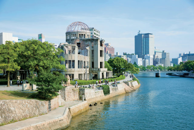 平和記念公園のめぐり方、まずはここから「原爆ドーム」