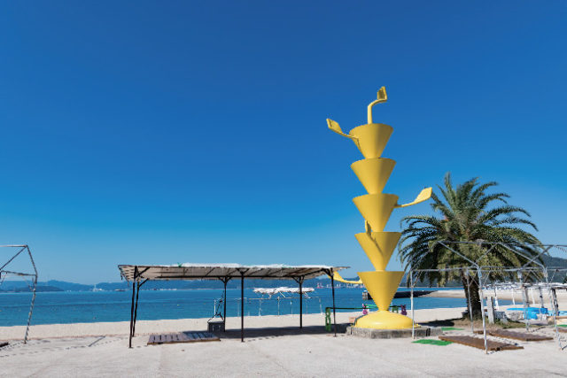 【しまなみ海道×サイクリング】美しい白い砂浜に野外アートが点在「瀬戸田サンセットビーチ」