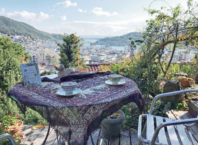 【広島・尾道×坂道カフェ】花の香りに包まれた庭園カフェ「尾道ハーブ庭園 ブーケ・ダルブル」