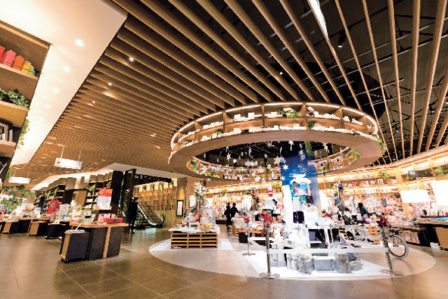 1~3階 エディオン蔦屋家電