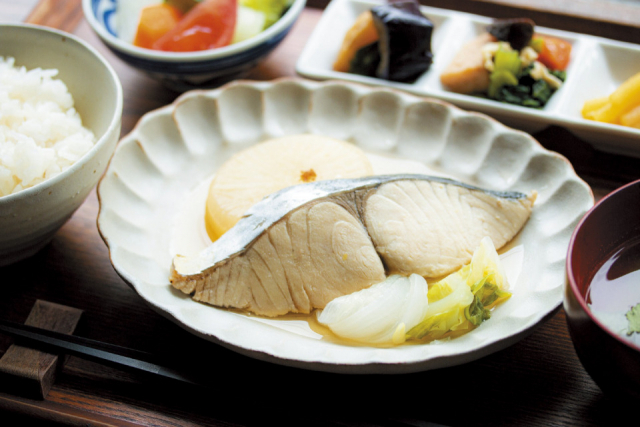 大根たっぷりのヘルシー定食「ごはん×カフェ madei」