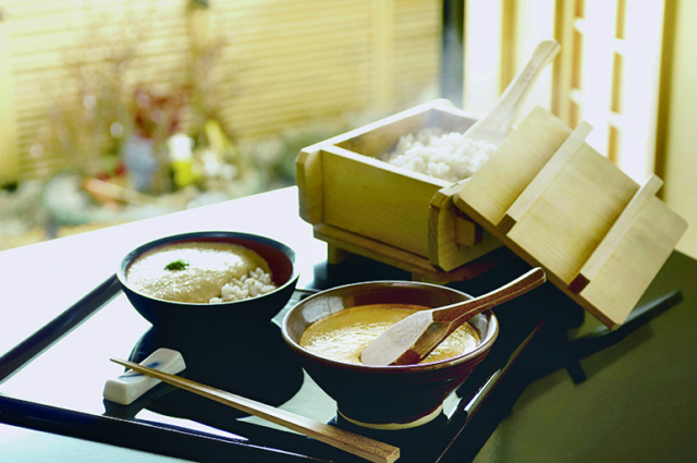 とろろ満喫のランチバイキング「浅草むぎとろ本店」