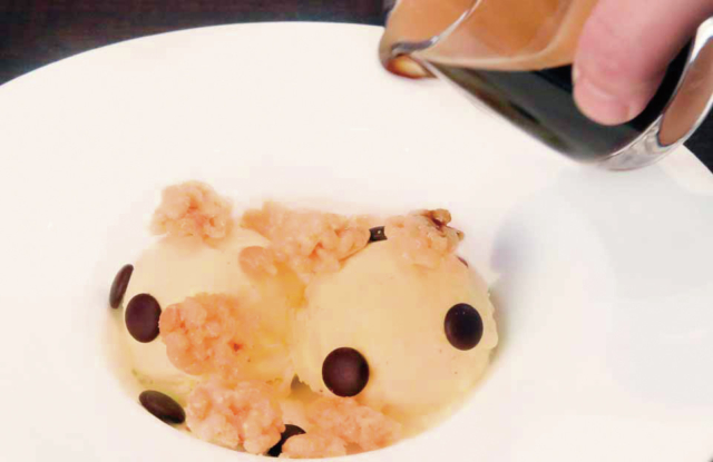 【隅田川付近のテラスカフェ】下町の街並みが目の前に広がる「R レストラン&バー」