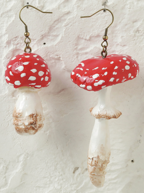 【覚王山アパート2階】きのこモチーフのグッズがズラリ「オリジナルきのこ雑貨 HARORE」