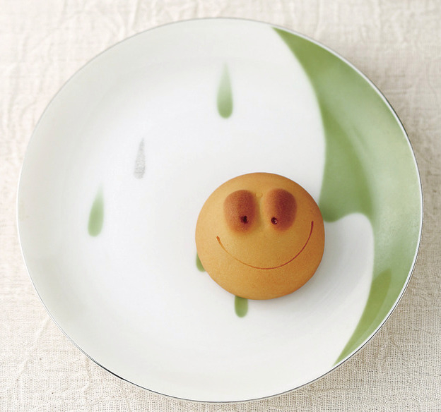 名古屋駅周辺で買える!おすすめの手土産2.青柳総本家の「カエルまんじゅう」