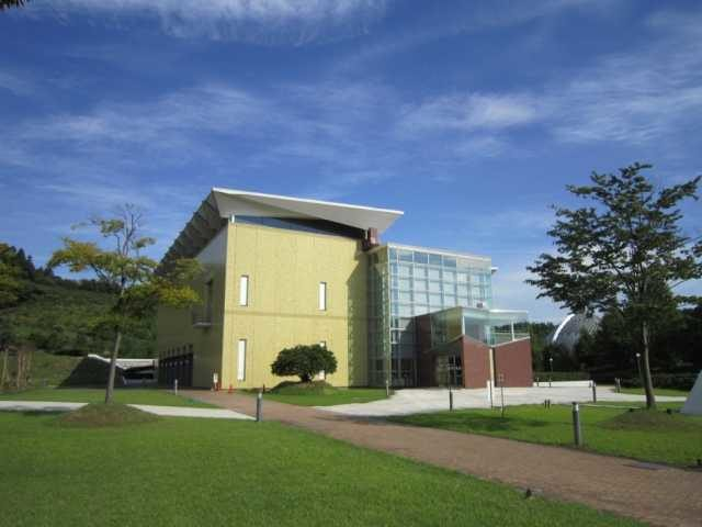 【新潟市郊外の観光・見どころ】新潟市新津美術館