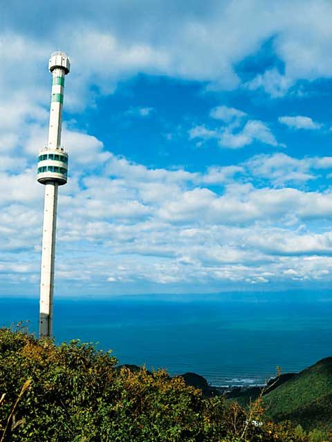 【弥彦山の見どころ】パノラマタワー