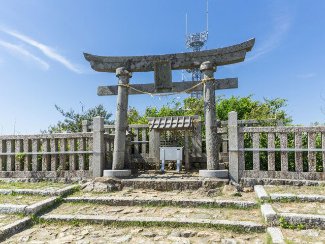 【弥彦山の見どころ】御神廟