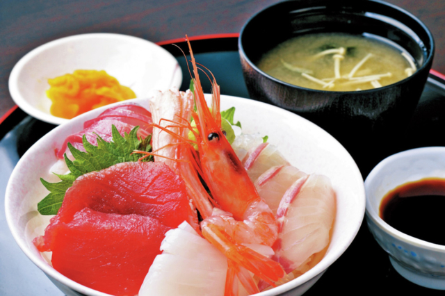 【富山・魚津港×漁港メシ】魚商組合直営のレストランで浜のごちそうを堪能「海鮮食堂 喜見城」」