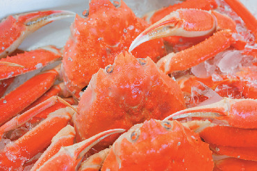 魚介が並ぶいわき・ら・ら・ミュウの市場でお買物