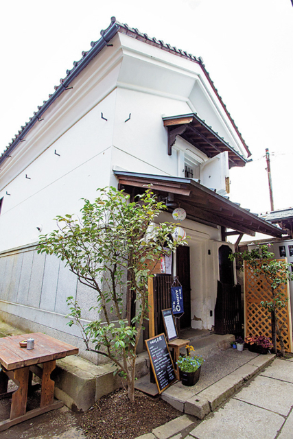 【福島・会津若松×レトロカフェ】レトロ調の蔵カフェの 手作りスイーツでひと息「甘味処 しお蔵」