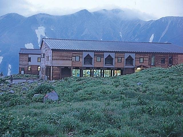 日本最古の山小屋から歴史を刻み続ける宿「立山室堂山荘」