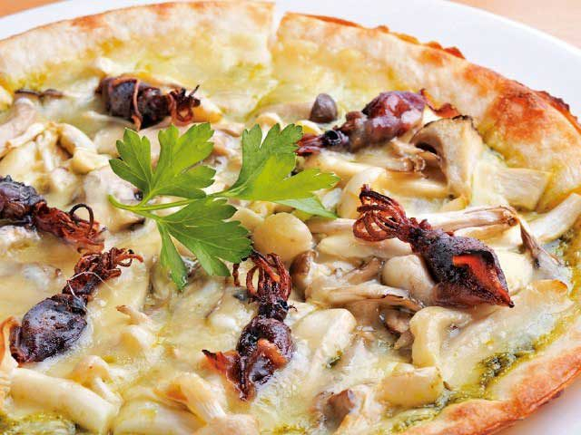 【富山海鮮×ホタルイカ】春の海を見渡しながら ホタルイカ料理を食べ尽くす「パノラマレストラン 光彩」