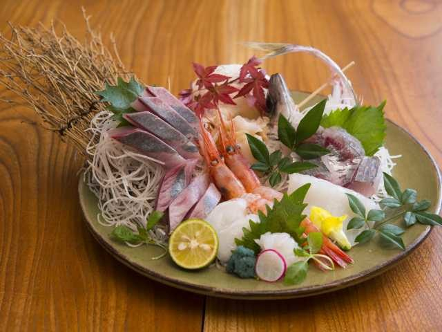 昼も夜も美味しさ満点 酒と肴と蕎麦の店「けやき亭」