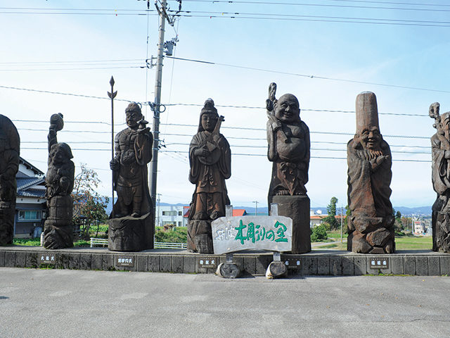 木彫りの町の楽しみ満載スポット「いなみ木彫りの里創遊館」