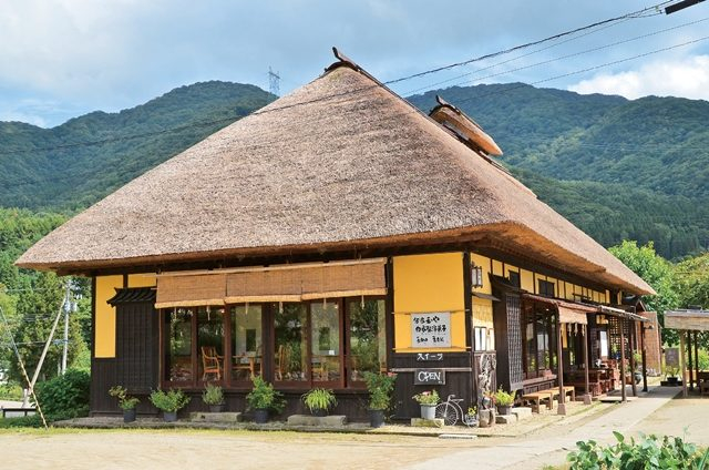 【大内宿カフェ】丁寧にスイーツを作るレトロモダンなカフェ「分家 玉や」