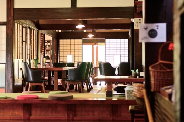 【大内宿カフェ】丁寧にスイーツを作るレトロモダンなカフェ「分家 玉や」