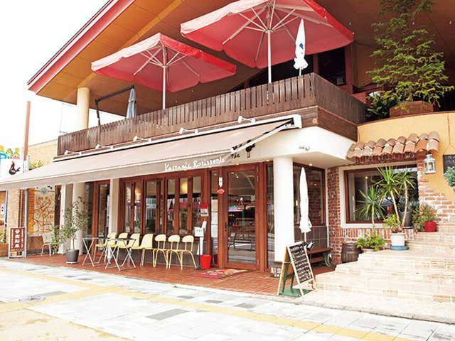 皮パリッ、中ジュワッの絶品ローストチキン「軽井沢ローストチキンカスターニエ」