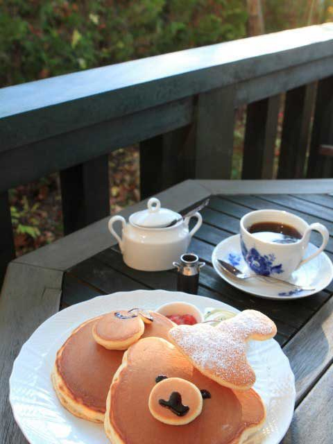 カフェ・ル・プティ・ニ・トロワ