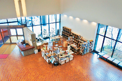 ③新潟市美術館