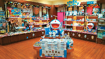 県内中のおみやげが揃う「道の駅 万葉の里 高岡」