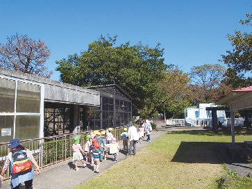 地元の子どもたちに人気のスポット「高岡古城公園動物園」