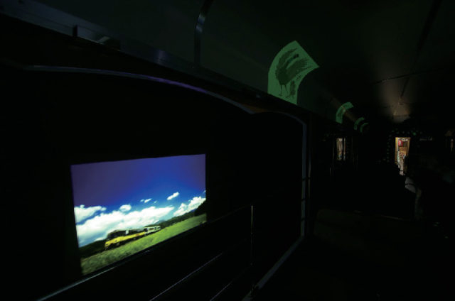 【福島・会津鉄道 お座トロ展望列車×お楽しみポイント】トンネルが映画館に早変わり!