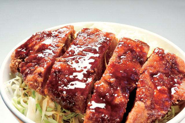 【福島・会津鉄道 お座トロ展望列車×立ち寄りスポット】地元の人気食堂で腹ごしらえ「牛乳屋食堂」