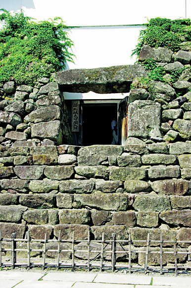 【鶴ヶ城】天守閣入口・塩蔵