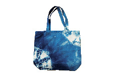 【南軽井沢の手作り体験×藍染め】鮮やかに染め上げた藍染めアイテム「霧下織工房」